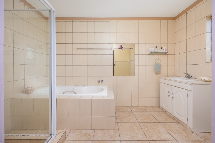 4 Bedroom Property for Sale in Vierlanden Western Cape